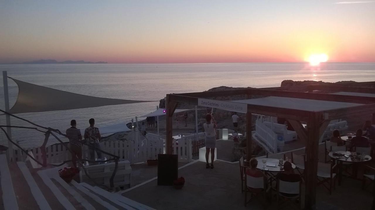 カラ・エン・ブラネスApartamento En Calan Blanes, Ciutadellaアパートメント エクステリア 写真